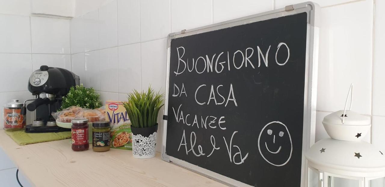 Casa Vacanze Ale&Va อเลซิโอ ภายนอก รูปภาพ